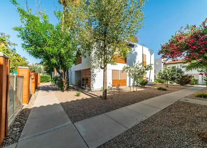 41a Modern Large W Heated Pool Holiday home *